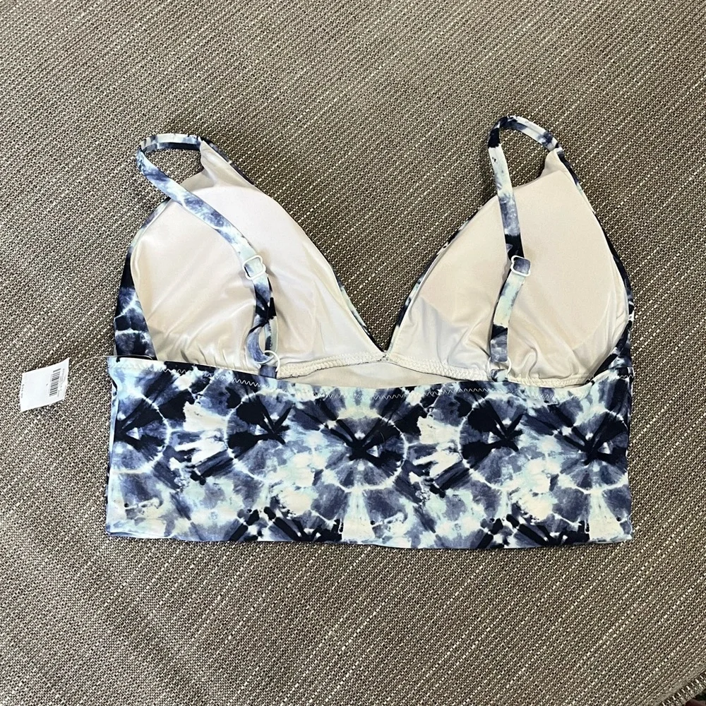 Old Navy | 3-Piece Blue Tie-Dye Matching Swimsuit Bikini and Bonus Bottoms - Picture 4 of 9